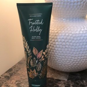 ⭐️PRICE DROP⭐️ B&BW Frosted Holly Body Cream